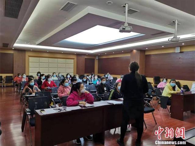 有什么适合宝妈在家做的工作（“妈妈岗”引发社会关注）