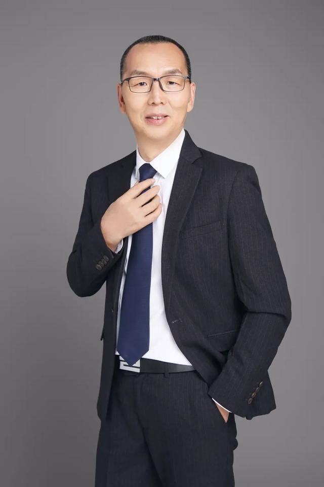 立言科技赚钱游戏（王创练：资本市场最前沿的经济学博士）