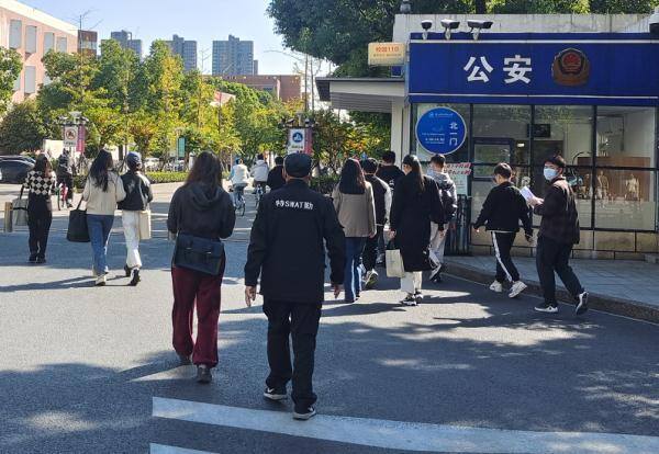 不想透露工作怎么回答（程师傅“装富”17年，原来是因为…）