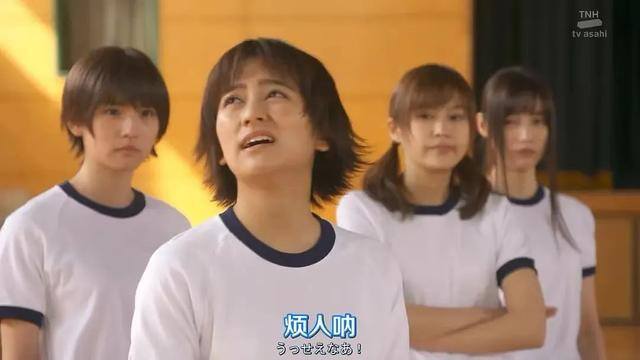 学校周边适合做什么生意（大学操场上的纸板狗）