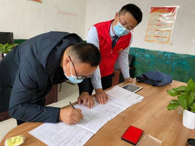 干什么挣钱快（微山农商孙成奎：水蛭养殖的“金元宝”）