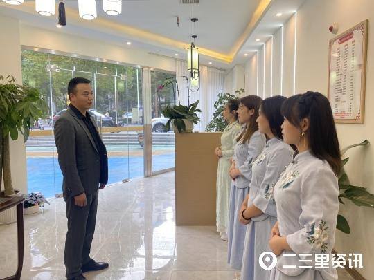 100元投资赚钱（90后小伙开采耳店）