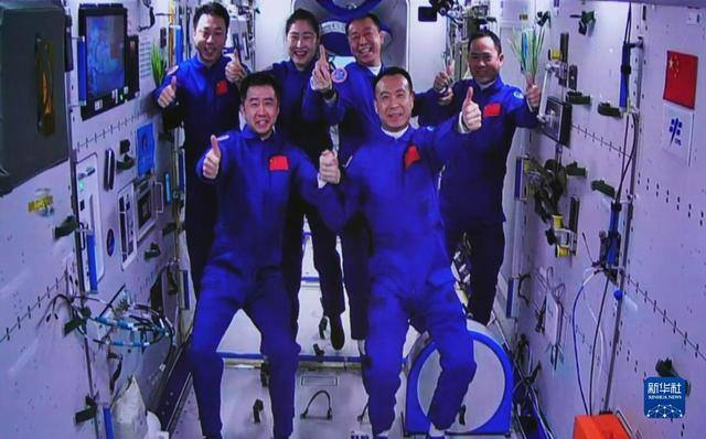 9键和26键哪个打字快（直升机搜救分队，向着预定落点太空）