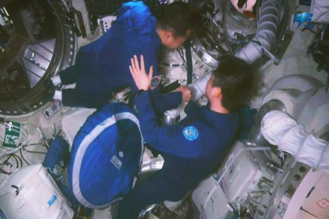 航天员在太空做什么工作（神舟十五号、神舟十五号航天员在轨工作）