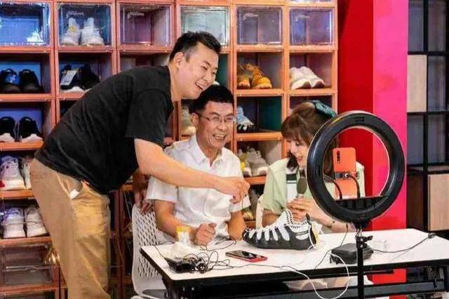 现在干啥行业成本低又赚钱（五个不起眼的暴利行业）