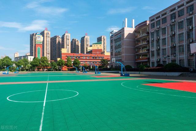 学校周边适合做什么生意（学校周围的餐馆生意这么火爆吗？）