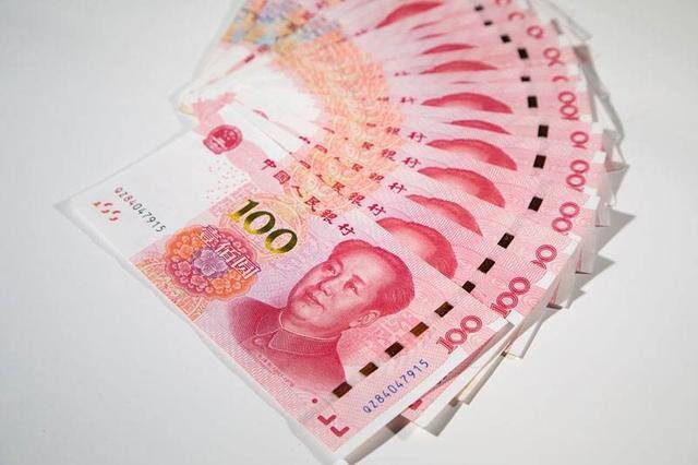 北京外卖员一个月大概能赚多少钱（上海外卖小哥月收入40万，网友：堪比富豪外卖员）