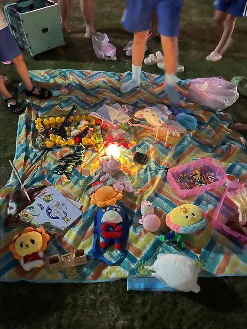 在小区里开什么店挣钱（小学生的生财之道）