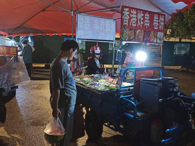 炸串卖1000能挣多少（炸串小姐姐的心路历程）
