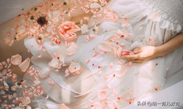 在家带娃是什么职业（全职妈妈的心声）