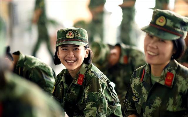 12年兵回来一共能拿多少钱（军人的工资待遇怎么样）