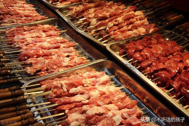 地摊小生意项目大全（2022年小城乡摆地摊什么东西最好卖最暴利，成本低利润高）
