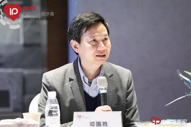 慈善基金会怎么赚钱（企业力量成为公益基金会事业和推进）
