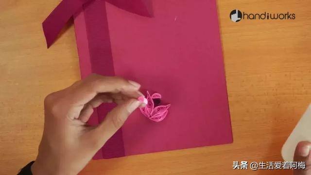 教师节手工贺卡怎么做（还在纠结贺卡怎么做？用丝带衍纸，就能轻松diy一份（附教程））