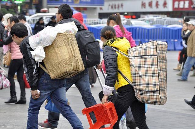 在老家做什么小本生意挣钱（为什么农村收废品吃穿住用行更好做？）