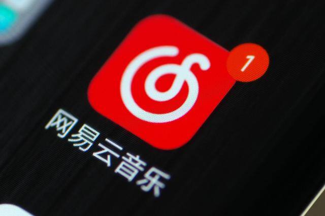 听音乐赚钱（抖音、快手等短视频打造爆款音乐的能力极强）