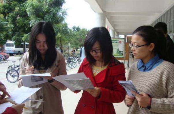 大专学历（高等教育在当今教育体系中的地位是什么？）