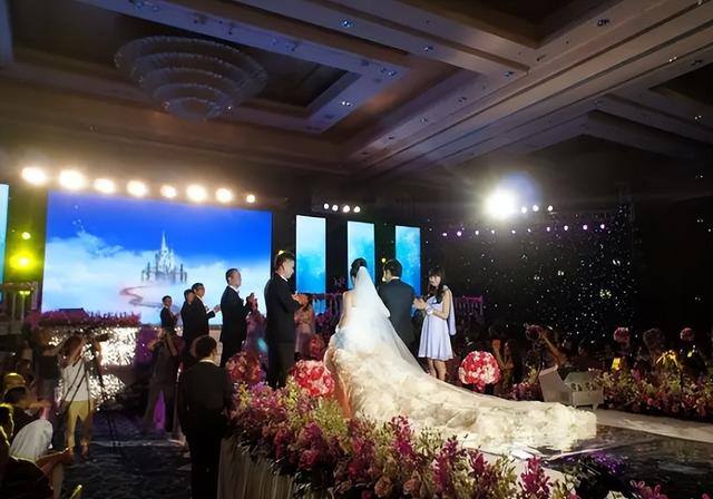 办婚礼一般多少钱（老虎斑婚宴的美食）