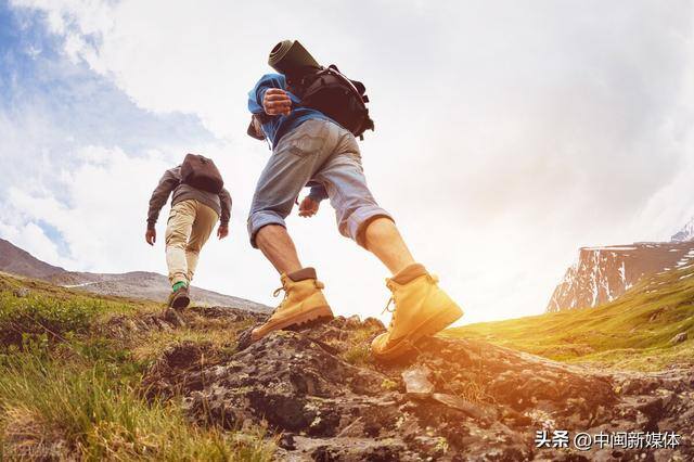 现在年轻人做什么行业比较赚钱（研学旅游的趋势）