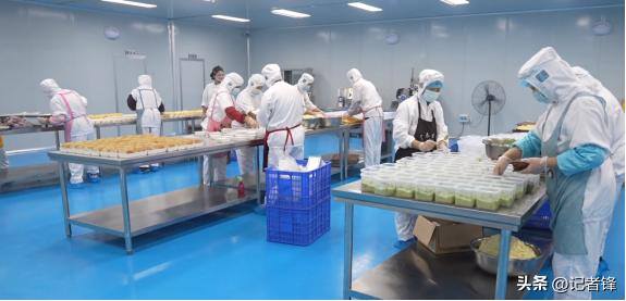如何做直播赚钱流程（90后女青年创业做手作蛋糕，两年卖出近50万件！）