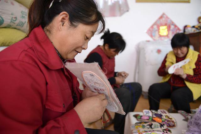 想找手工活（手工加工赚钱吗？）
