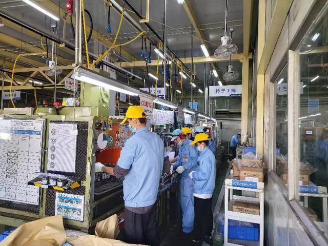 女生进什么厂工作轻松（十一月中旬还有哪些轻松工资又不错的工厂招人？）