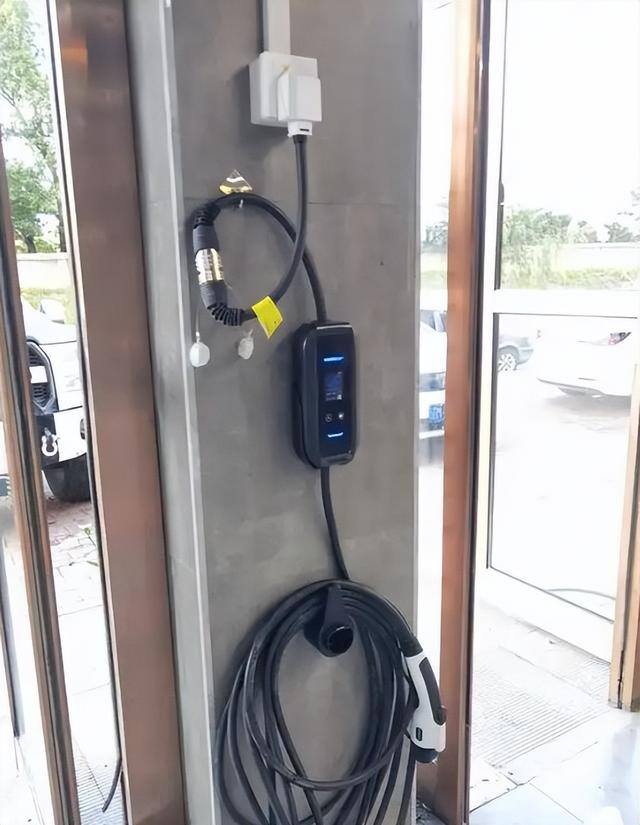 吉祥充电真的能赚钱吗（帝豪l雷神hi·p家用两用便携式充电器）