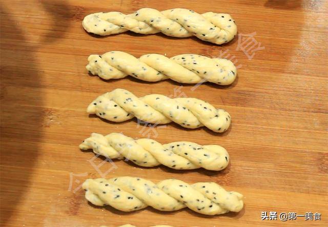 简单易学在家做小吃（梅花酥、麻花酥、梅花酥、梅花酥的做法）