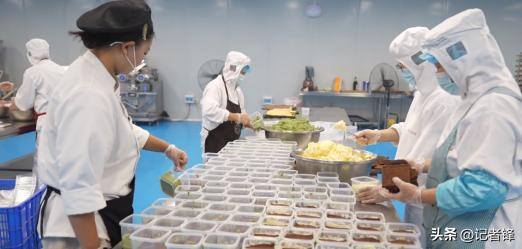 如何做直播赚钱流程（90后女青年创业做手作蛋糕，两年卖出近50万件！）