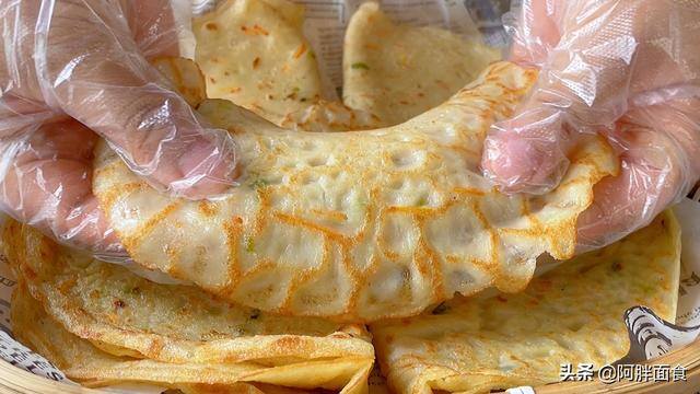 自己在家摊煎饼的做法（摊煎饼好吃，但又简单的摊煎饼好做法）