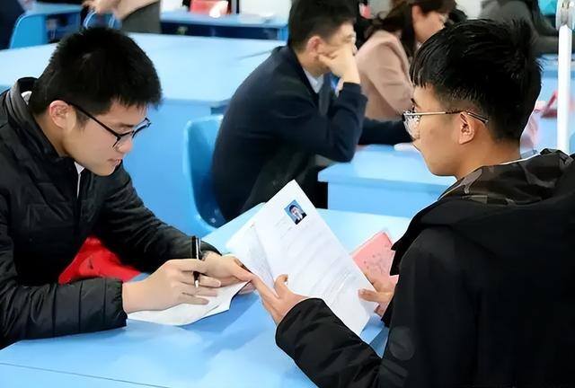 在家做什么可以赚钱适合在家做的工作（网络哄睡师行业兴起，月收入超3万元）