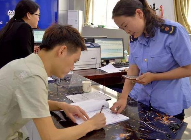 公务员可以写网络小说挣钱吗（公务员可以做副业吗？）