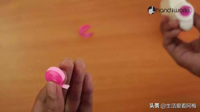 教师节手工贺卡怎么做（还在纠结贺卡怎么做？用丝带衍纸，就能轻松diy一份（附教程））