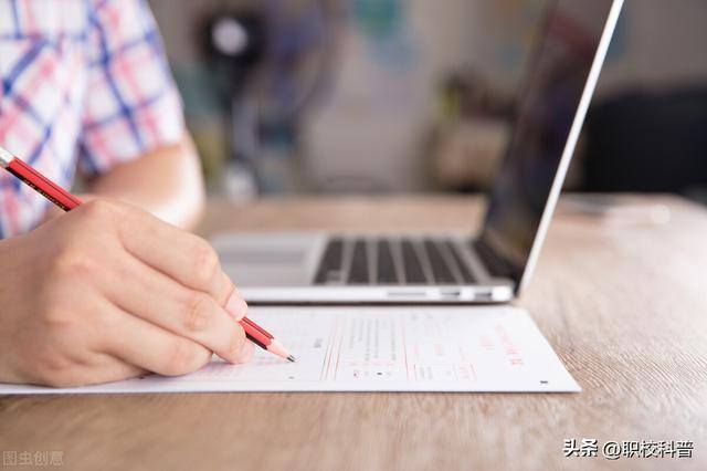 初中毕业可以报考成人大专文凭吗（初中毕业可以考大专吗？）