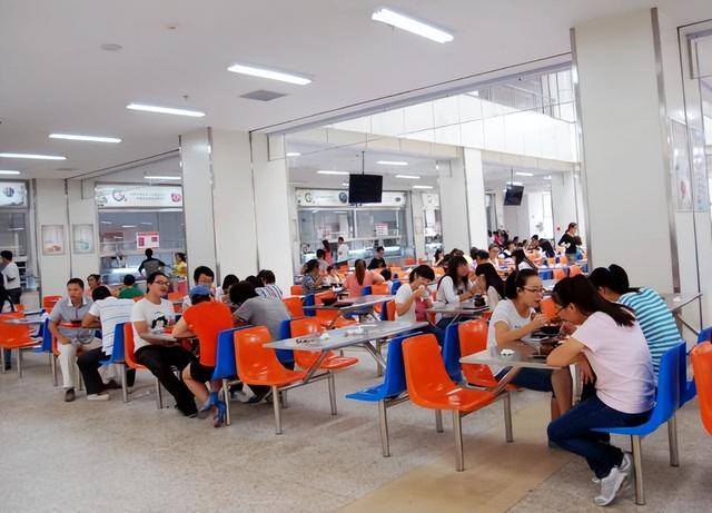 学校门口卖什么吃的生意最火爆（大学饭堂的菜系）