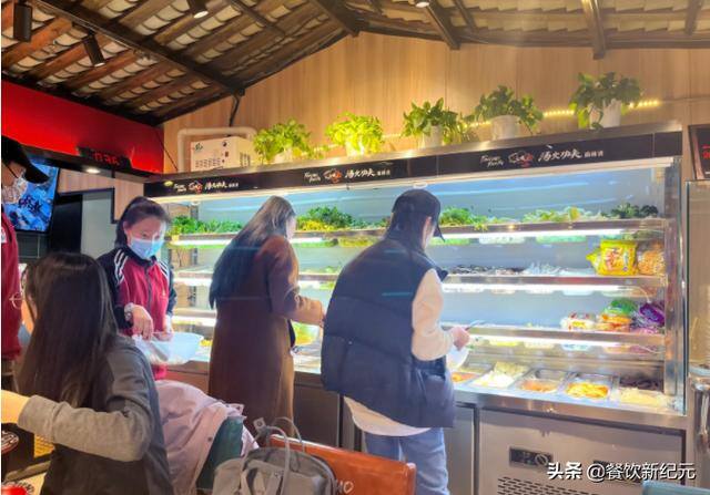 26元自助火锅到底挣钱不（江西男子去吃15元自助店火锅，进店后各种收费）