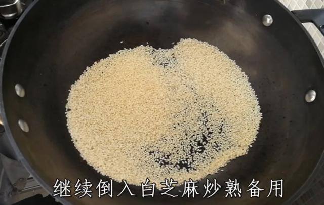 麻辣烫怎么做好吃（家常版麻辣烫，不论荤素煮什么都好吃，且经济实惠又美味）