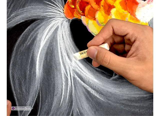 儿童画简单好看（用油画棒画出美丽优雅的金鱼）
