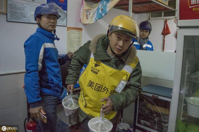 外卖骑手需要什么条件（外卖小哥的入职条件和标准是什么？）