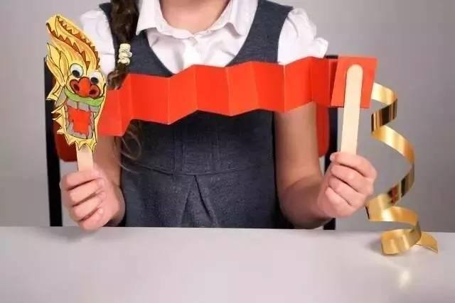 什么手工好做又简单（幼儿园手工制作：多彩中国龙）