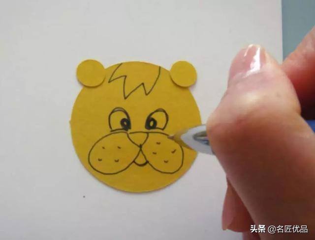 彩泥手工制作（幼儿园亲子手工：狮子手工制作图解）