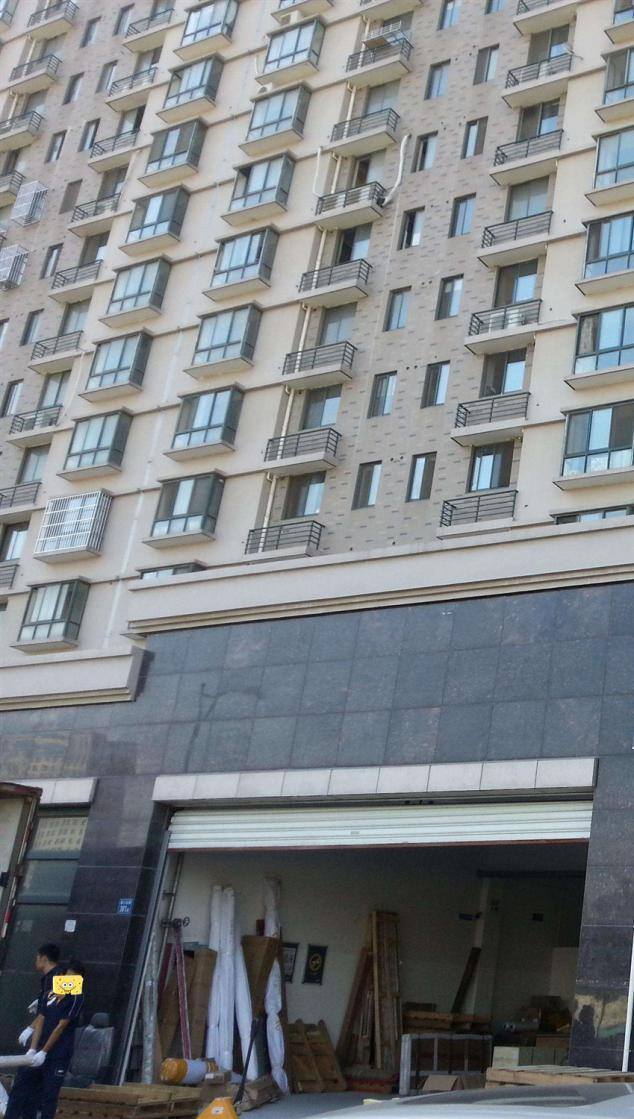 二楼商铺适合开什么店（买房万万不要买一层，采光差还潮湿，白送院子都不买！）
