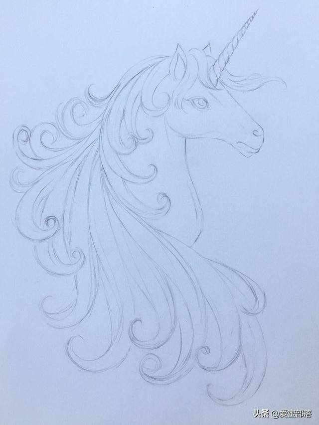 漂亮的独角兽怎么画（彩铅独角兽的绘画过程讲解）