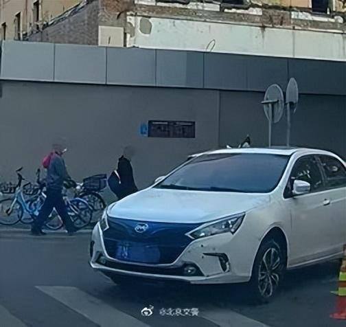 北京拍违章挣钱的app叫什么（「曝光台」违法行为曝光台）