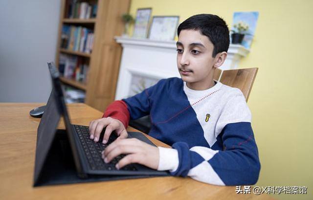 1分钟快速赚100元的游戏（12岁男孩创作nft赚了100万，他是如何做到的？）