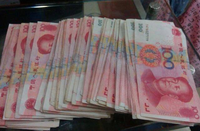 货拉拉一天可以赚多少钱（货拉拉司机收入会怎么样？和滴滴司机相比，收入比他们高吗？）