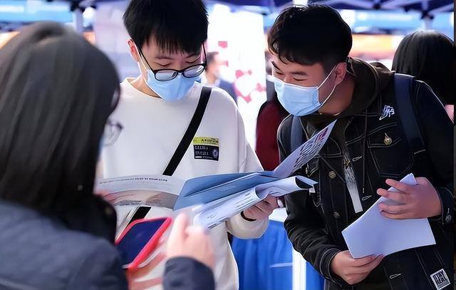 在家做什么可以赚钱适合在家做的工作（网络哄睡师行业兴起，月收入超3万元）