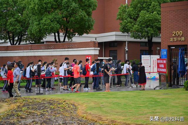 初中毕业可以报考成人大专文凭吗（初中毕业可以考大专吗？）