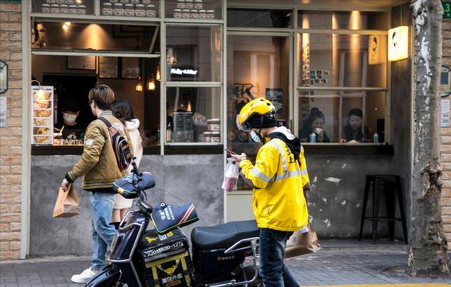 外卖骑手一单多少钱（江西女子晒送外卖收入，20个人抢一个单，一天收入95元）