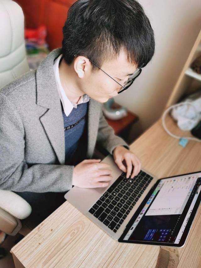 番茄作家助手赚钱是真的吗（《都市兵王》月收入超过30万）